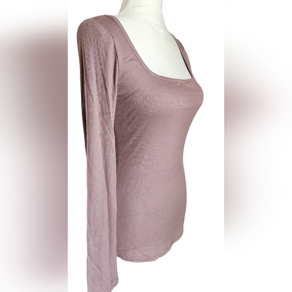 Juniors L Tan Long Sleeve Ribbed Stretch Tee Top Large NWT - Picture 3 of 11